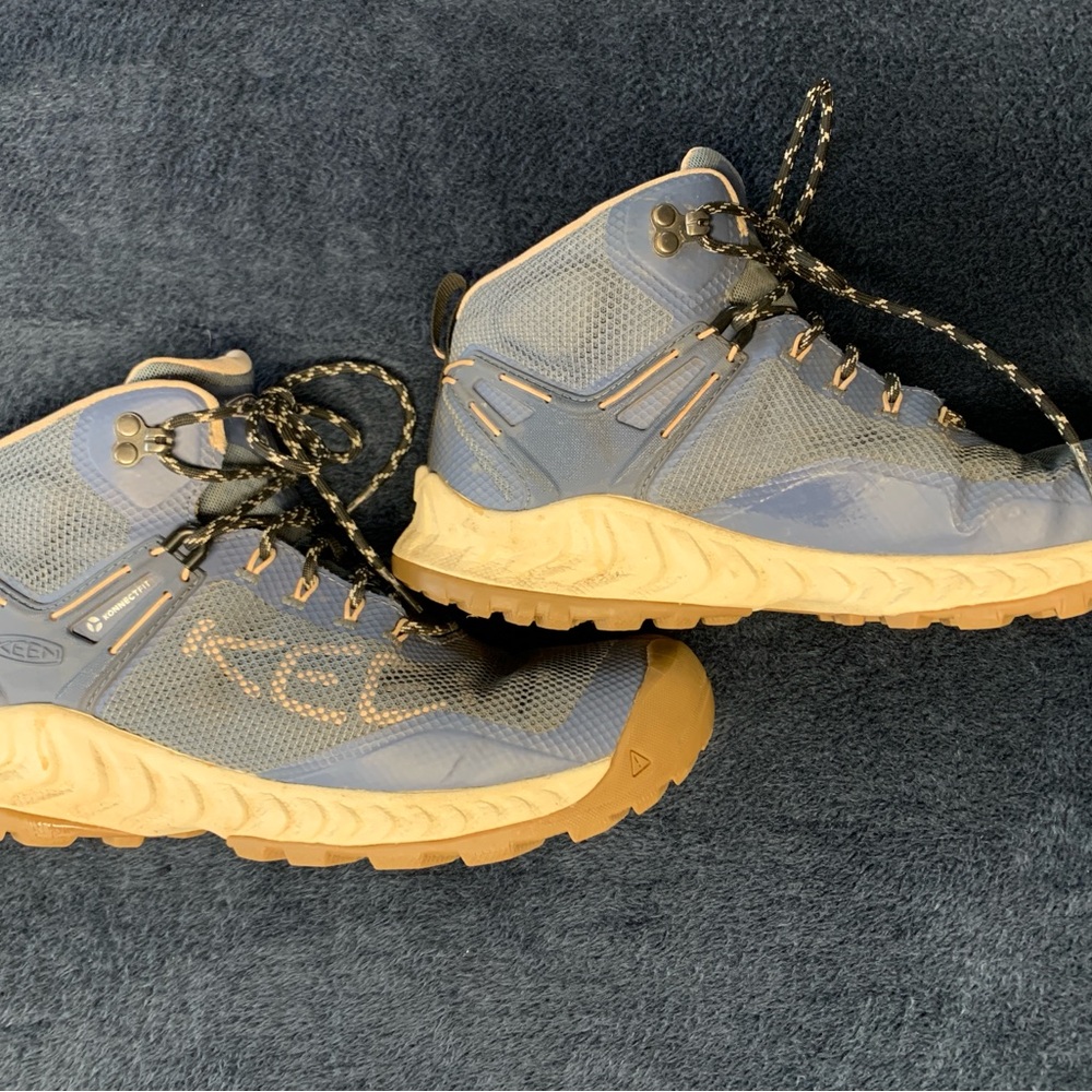 KEEN Women's Nxis Evo Mid Height Waterproof Fast Packing - Picture 2 of 6